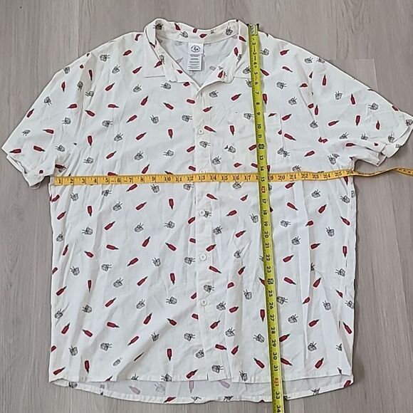 Sriracha Hot Sauce Huy Fong All Over Print Button Up Short Sleeve Shirt Size 2XL - Picture 4 of 5